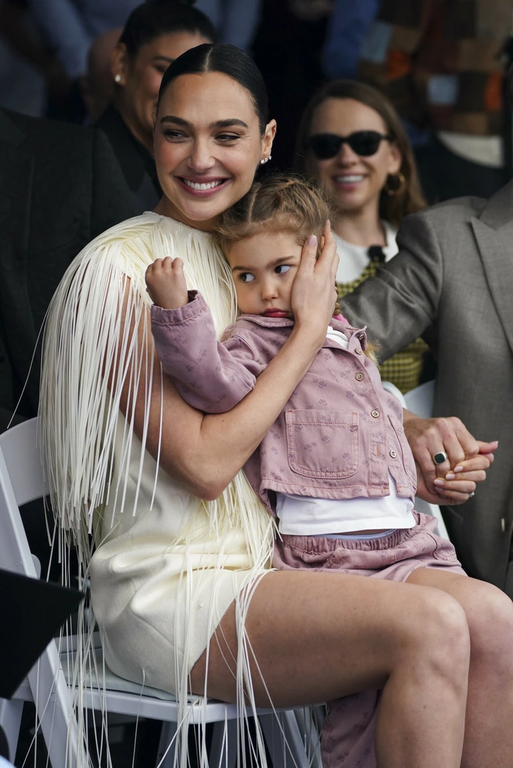 Gal Gadot with her daughter Daniella at her Hollywood Walk of Fame ceremony.